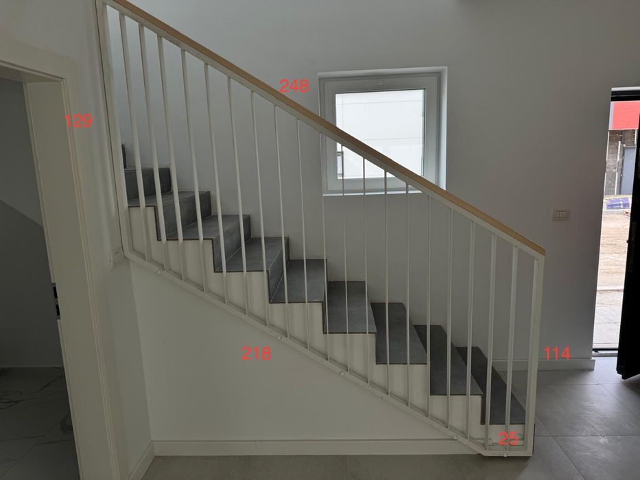 Balustrada mana curenta otel lemn