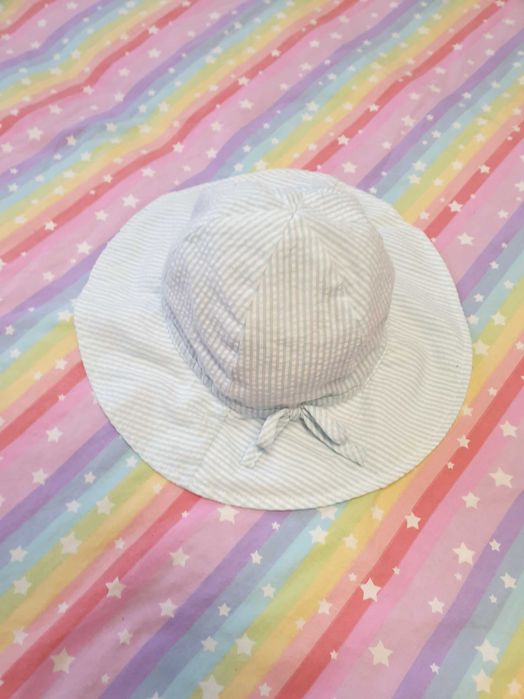 palarioara H&M vara marimea 110-116, varsta 4-6 ani