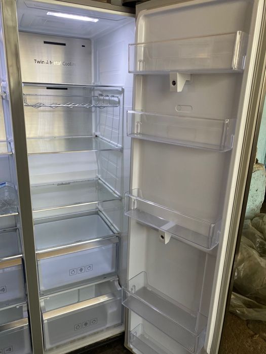 Хладилник Samsung Side by Side