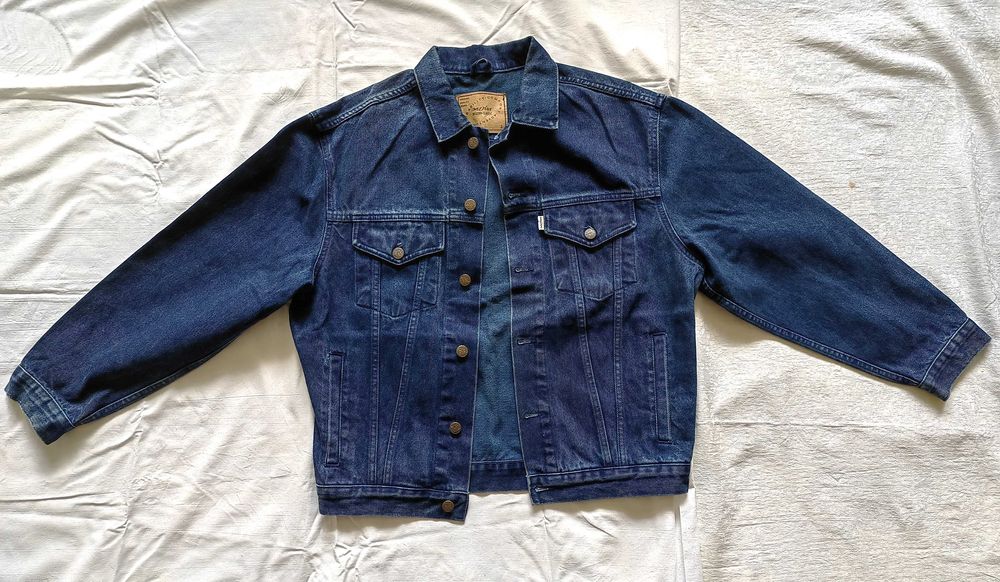 Продавам мъжки дънки+мъжки дънков костюм