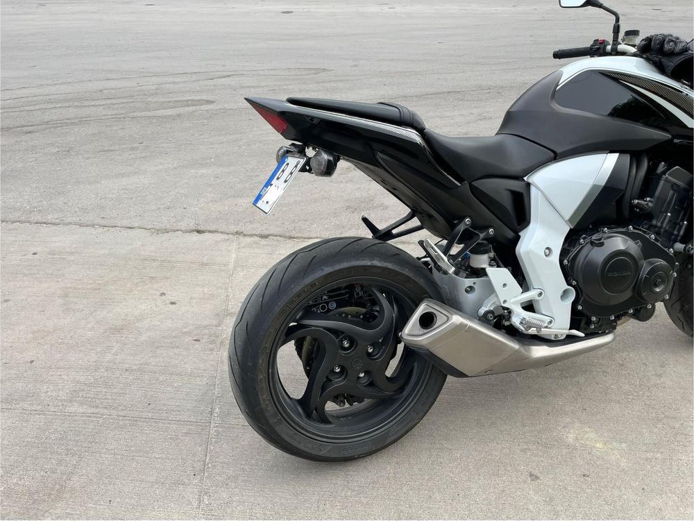 Honda cb1000r 2008-2017 стойка за регистрация