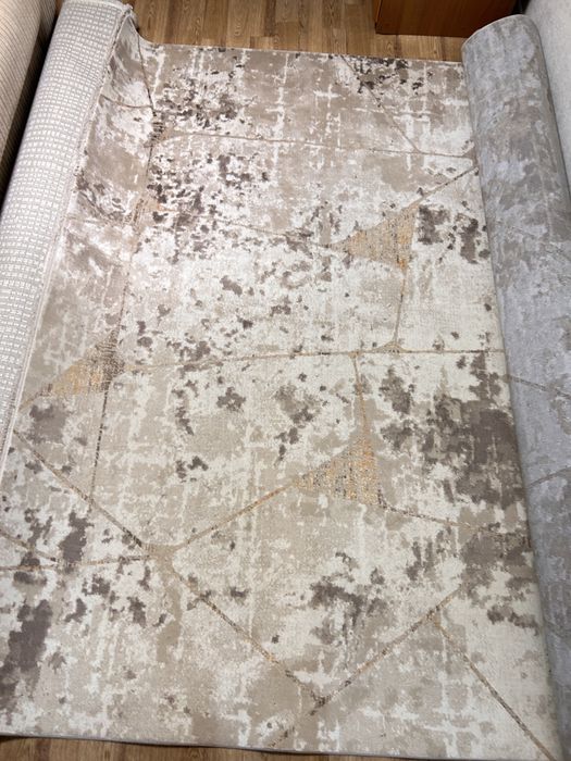 Продам ковёр в отличном состоянии