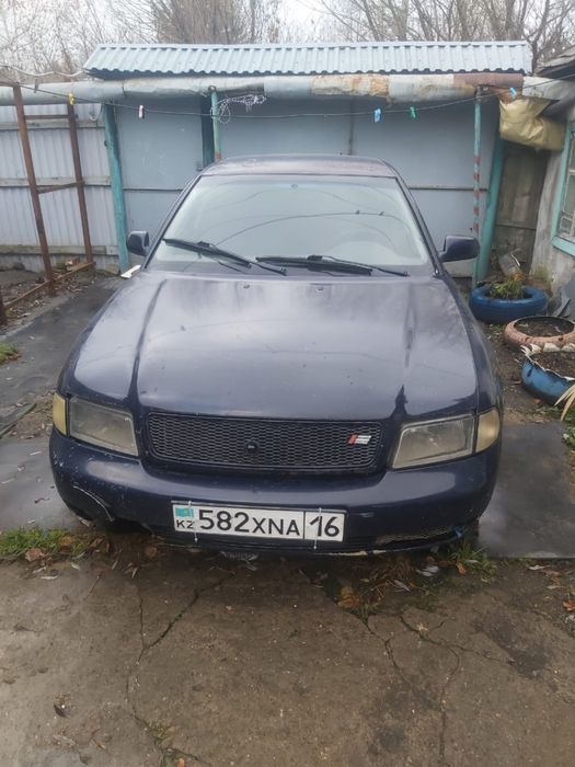 Продам машину audi A4