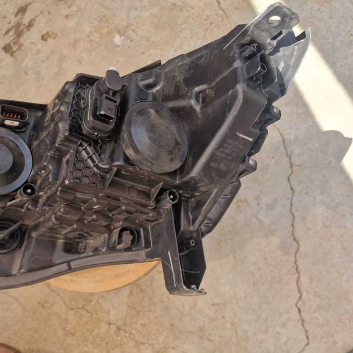 Renault SCENIC 4  2020 десен фар