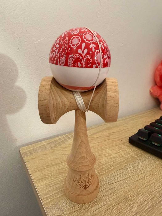 kendama lotus noua