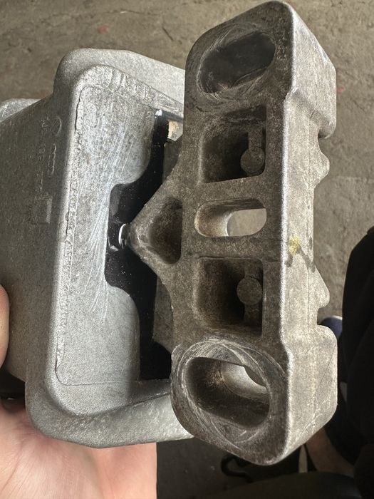 Полиуретанови тампони двигател за голф 4 и ауди а3