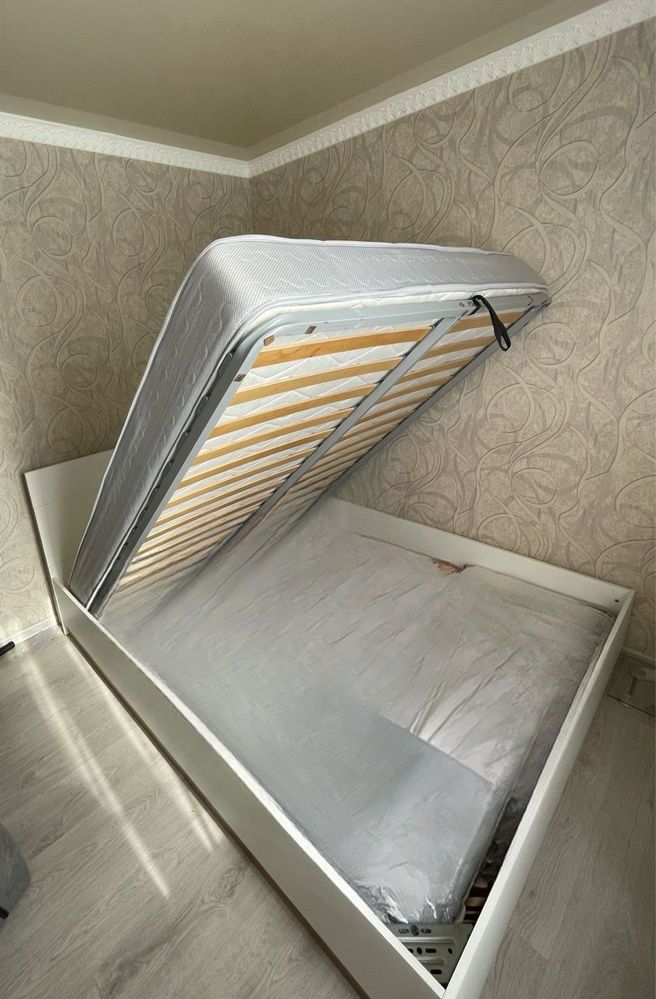 Продаю Кровать двухспальная
