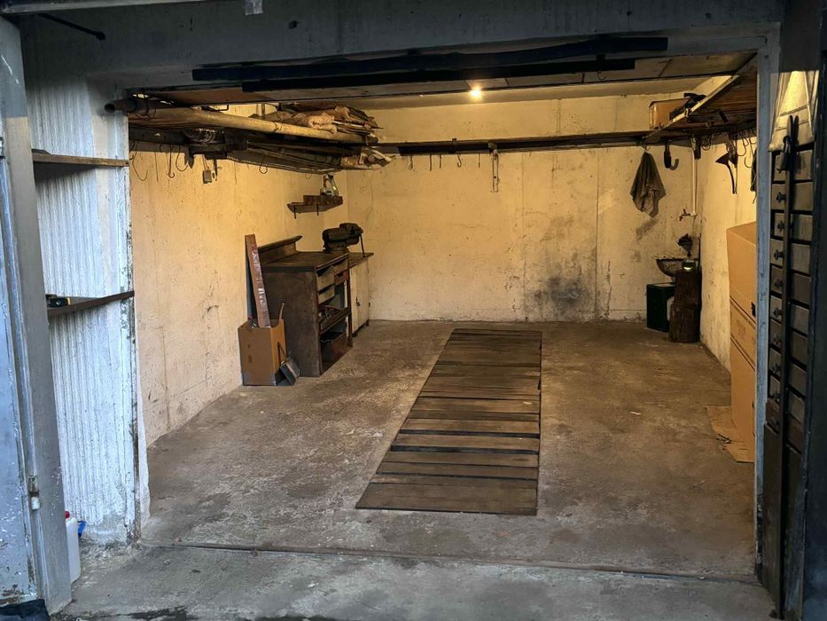 Garaj sub bloc de închiriat zona Tudor