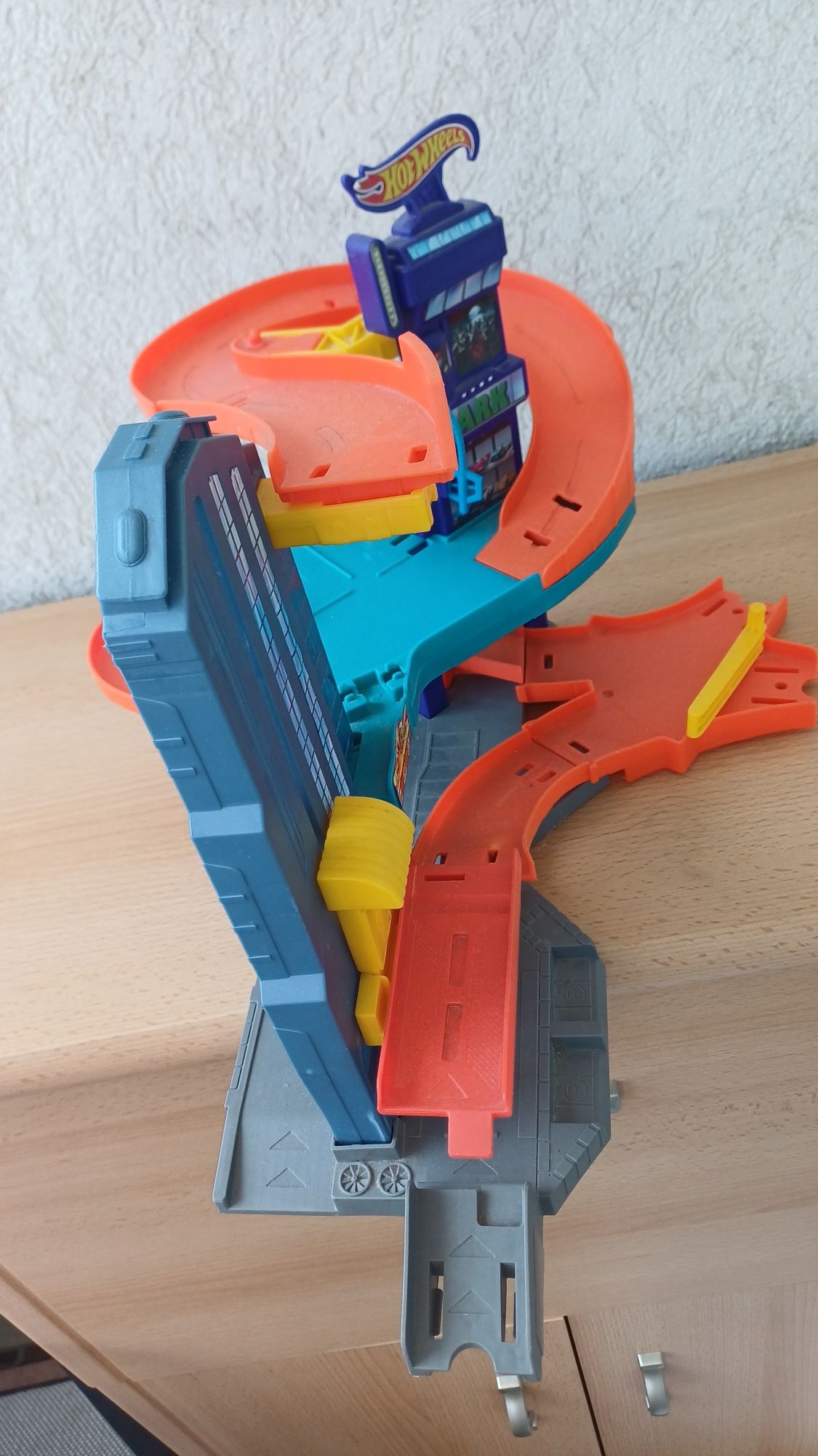 Писти hot wheels и автовоз hot wheels
