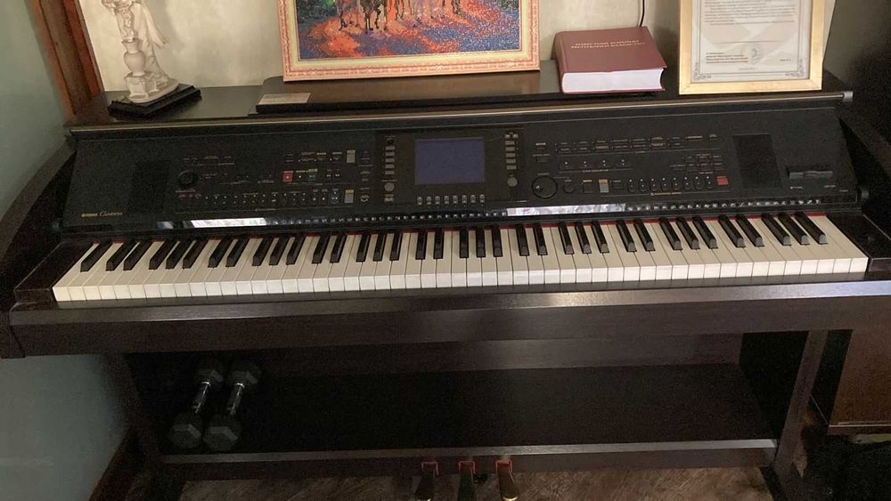 Электропианино YAMAHA Clavinova CVP 303