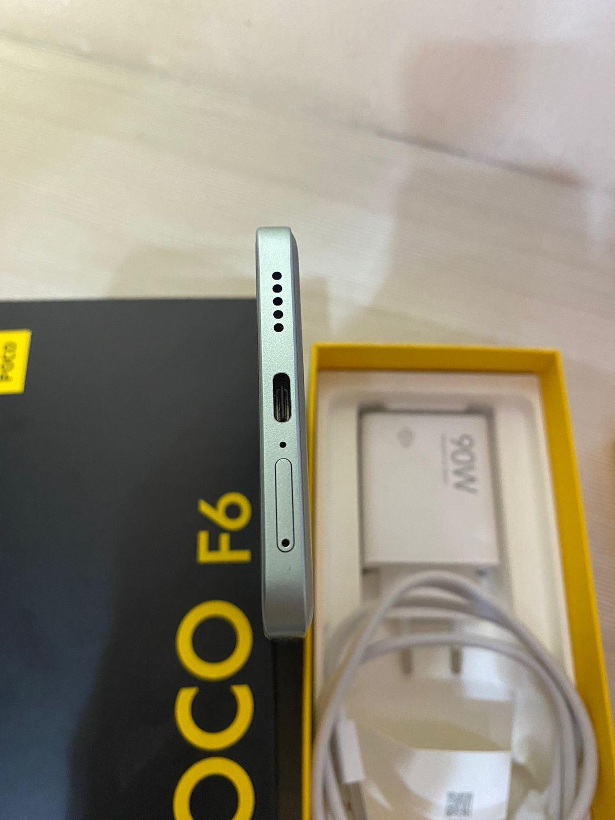 Срочно, POCO F6 512/12 в отличном состоянии!