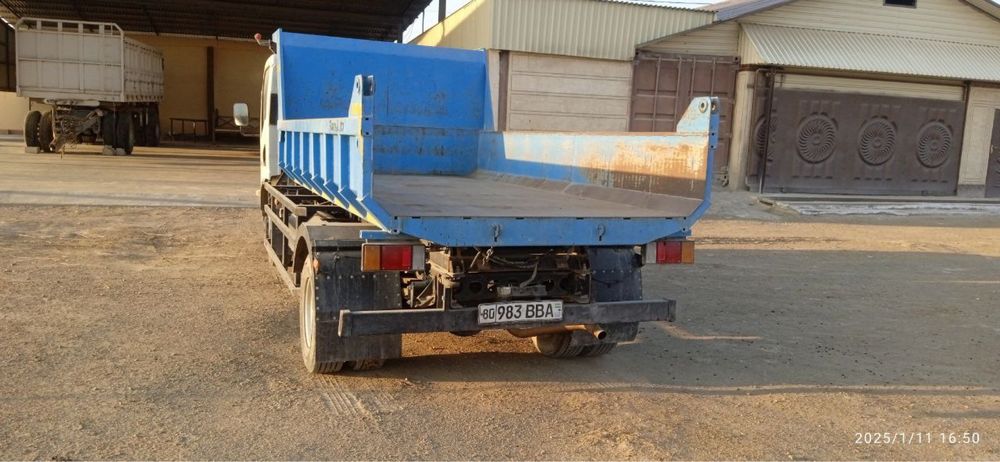 “Isuzu” samosval sotiladi