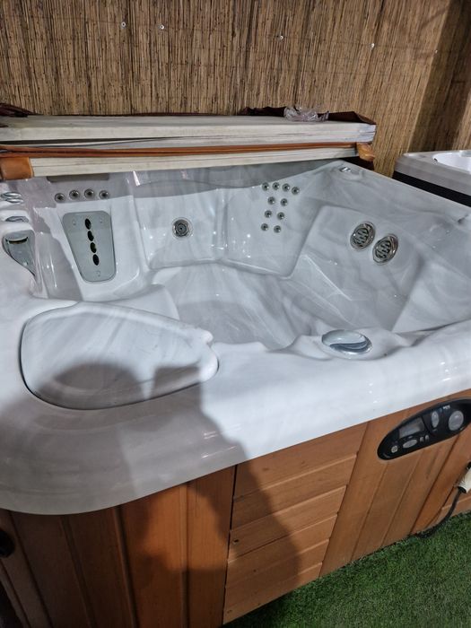 Maimulte modell jacuzzi