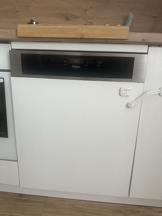 Masina spalat vase Whilpool 6th Sense