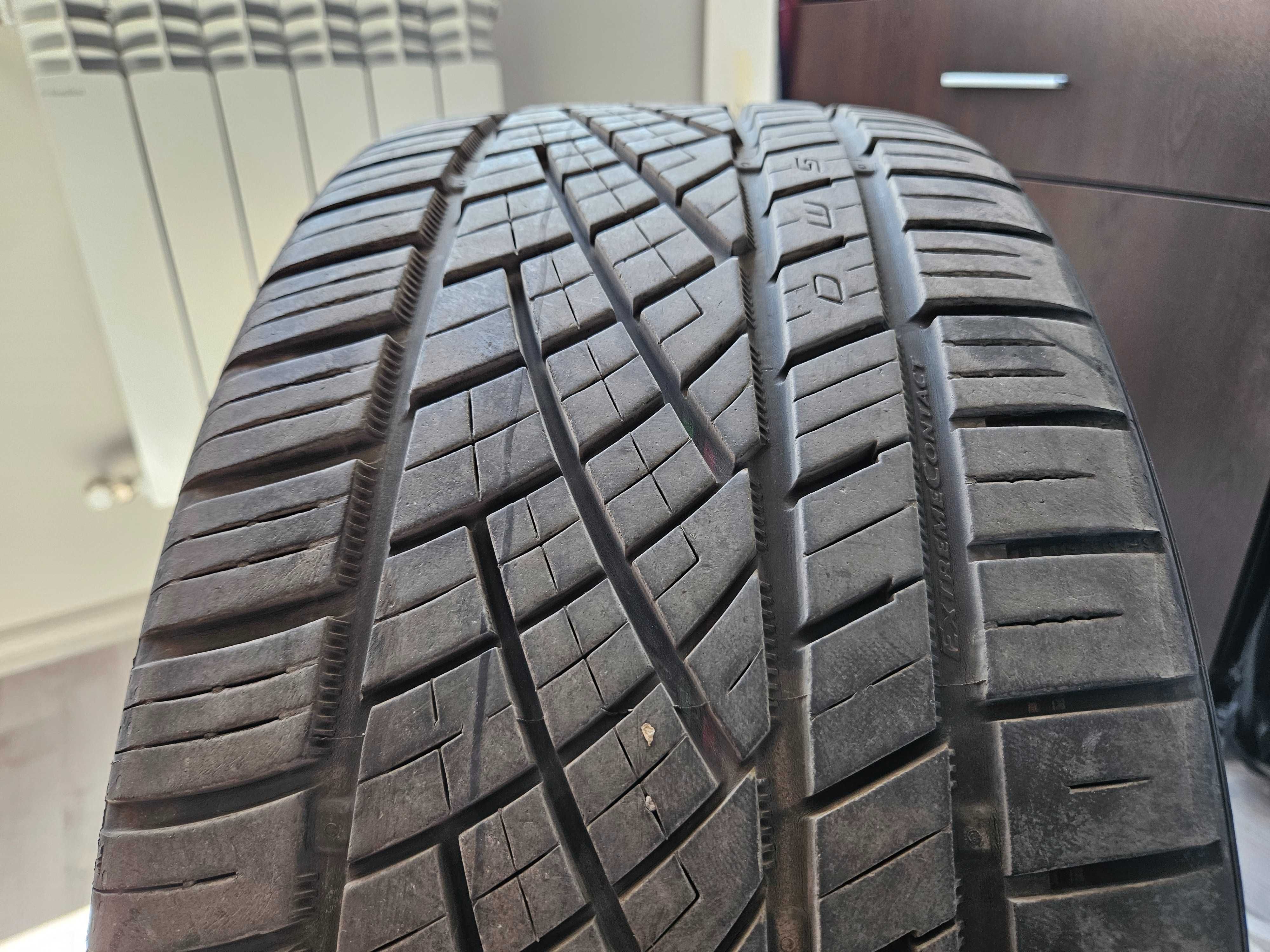 Гуми 245/35/R20 Continental ExtremeContact, всесезонни