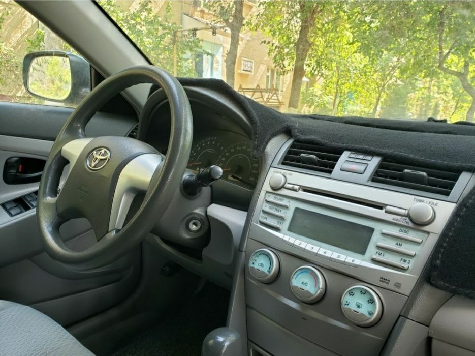Toyota camry продается