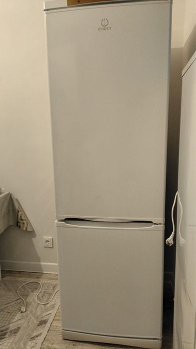 Продам холодильник б/у