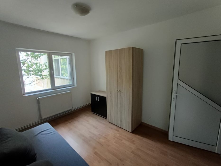 Închiriez apartament cu 3 camere CUG