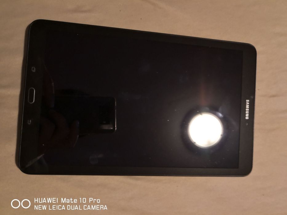 Tаблет  Samsung Tab E