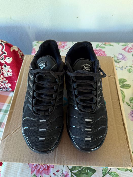 Vând Adidas sport Nike Air Tn