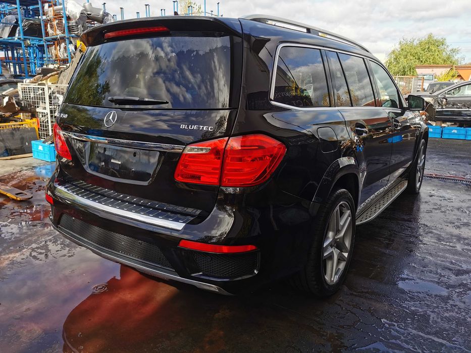 Dezmembrez gl x166 GL 350 D AMG/bara fata GL/far il GL/capota GL/stop