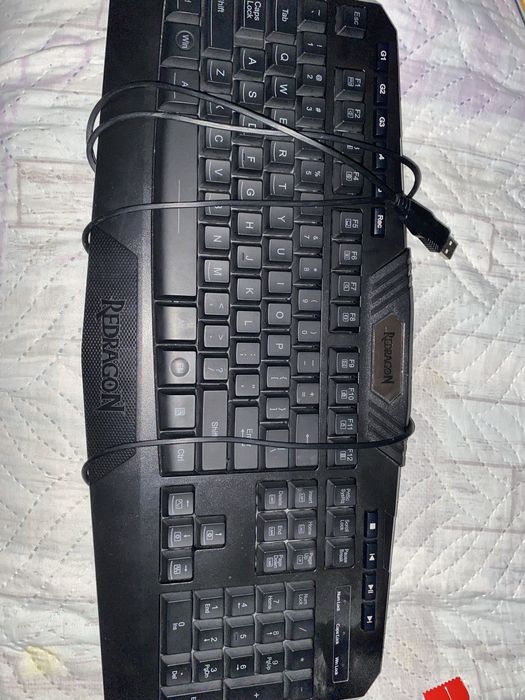 Две използвани клавиатури