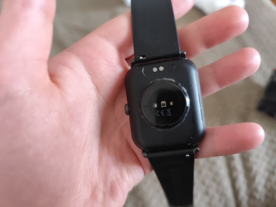 Vând urgent ceasuri amândouă functionabile