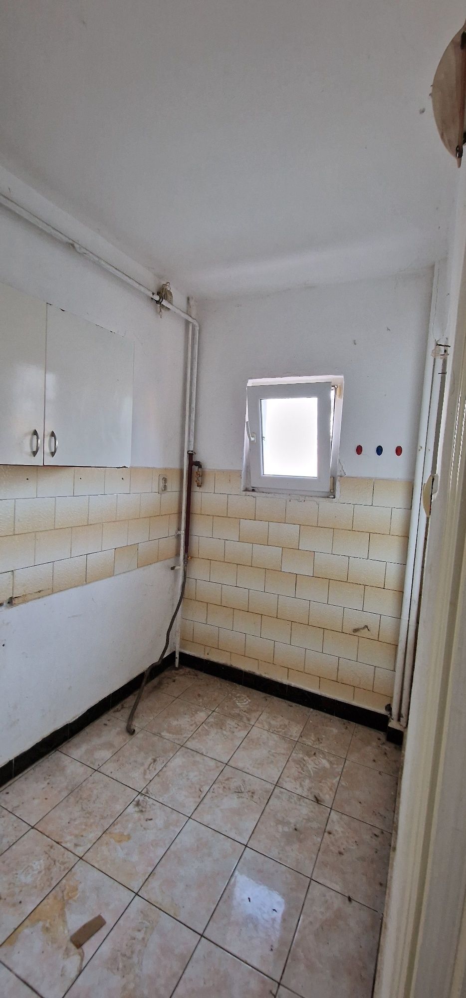 Garsonieră,Dărmănești,etaj2,termizolata,balcon, luminosa,calduroasa