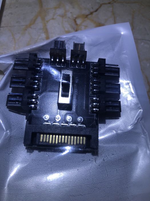 Fan Hub (spliter ventilatoare)