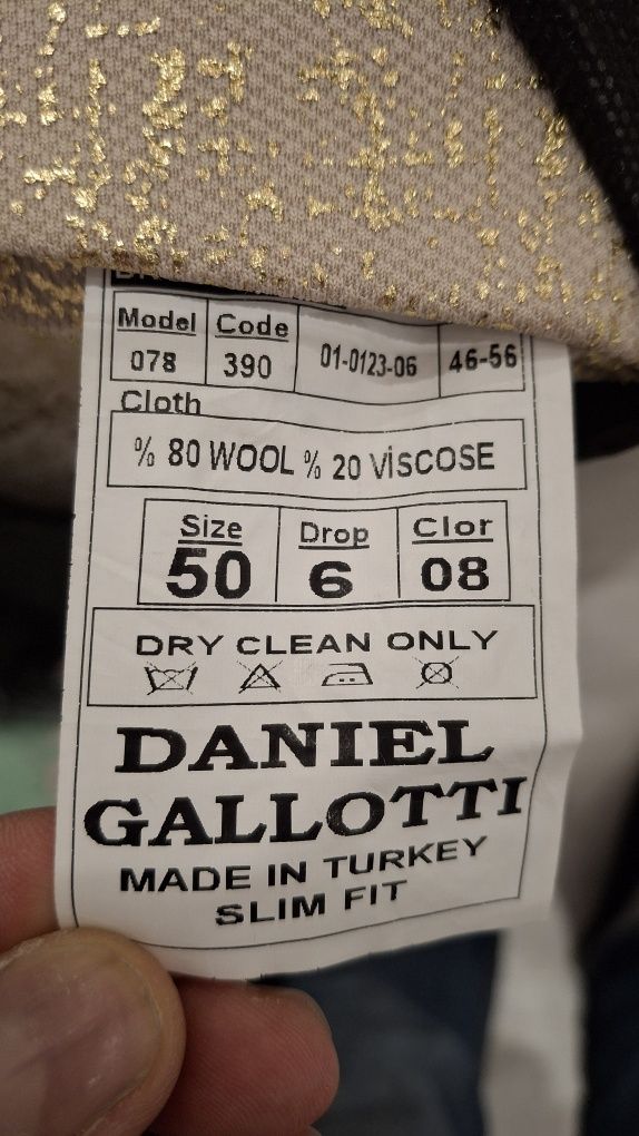 Продавам костюм размер L 50