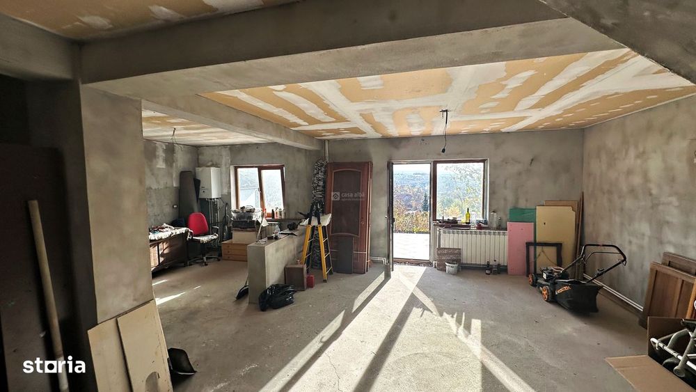 Bucium, locuinta cu suprafata generoasa, 800mp teren disponibil