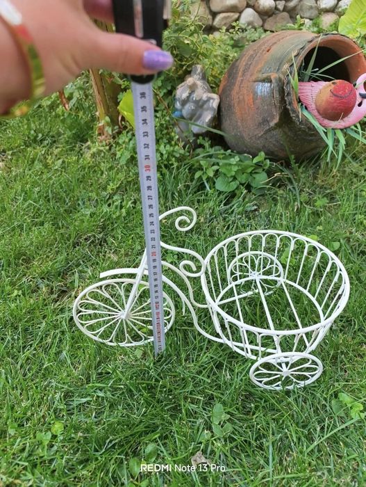 Метална поставка за кашпа