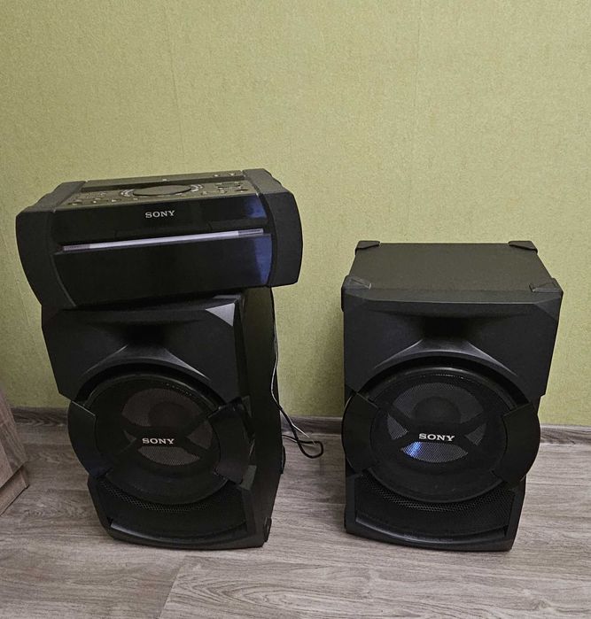 Продавам Аудио Система Sony Shake-X30D