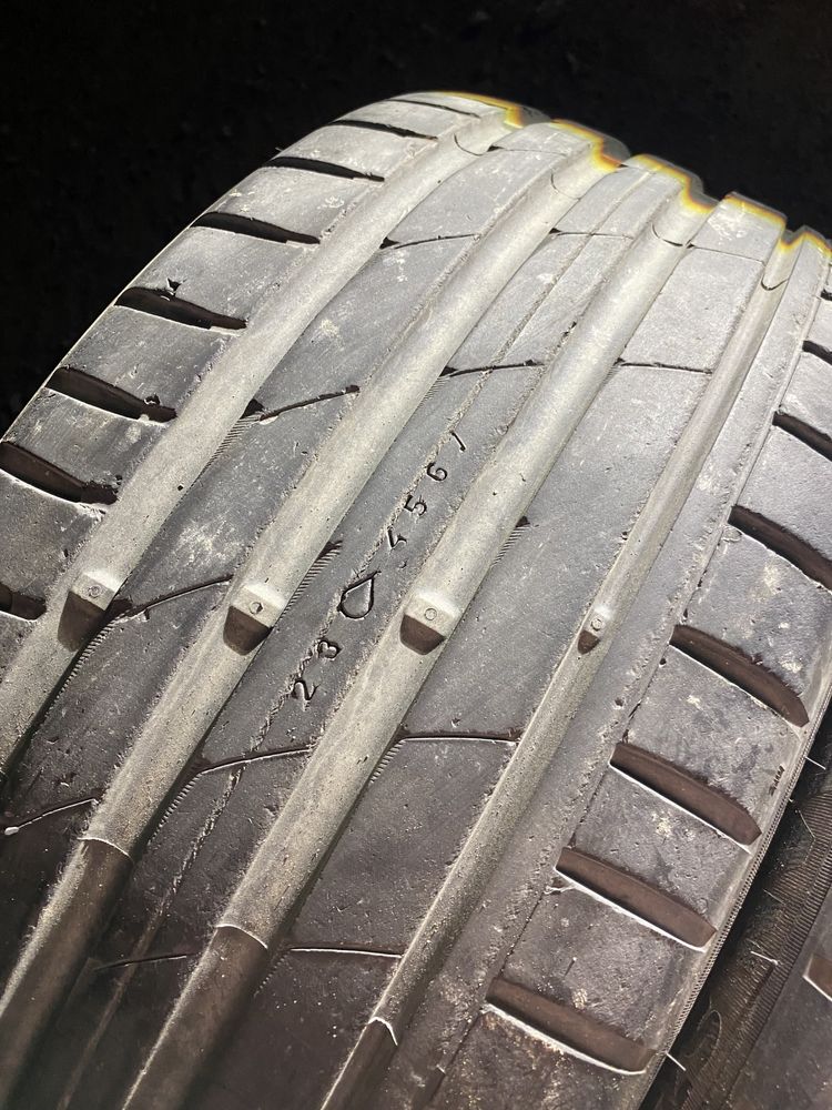 Шины 235/40R18 (4шт)