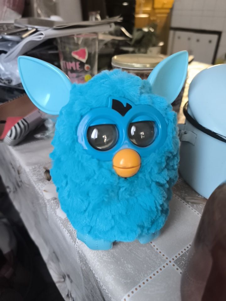 Furby интерактивно електронно