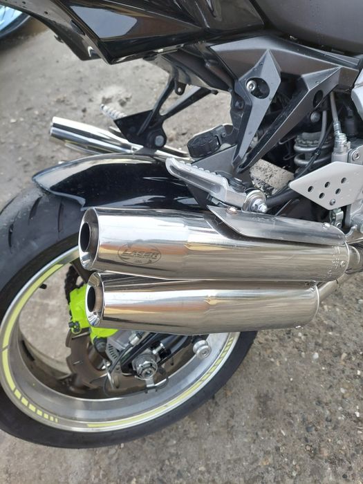 Vând Kawasaki Z1000ABS