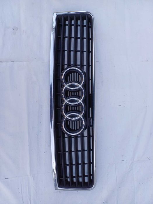 решетка радиаторна с емблема Audi A6 модел 2001-2005 г. #1004V
