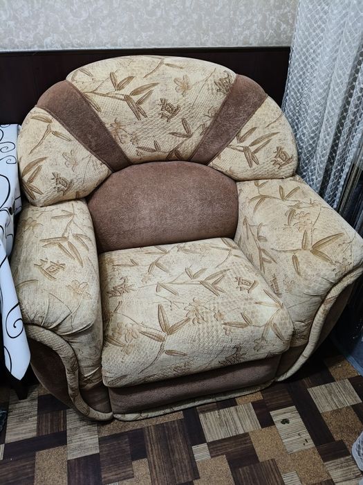 Продам. Кресло. Не дорого.