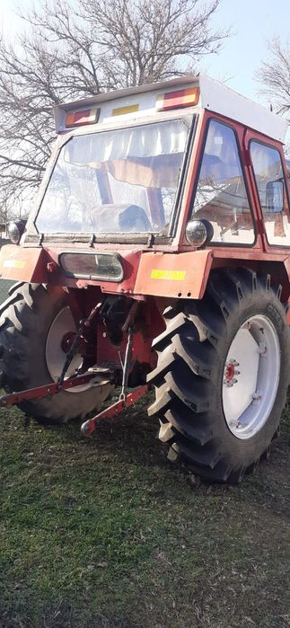 Vând tractor Renault 45 cp.