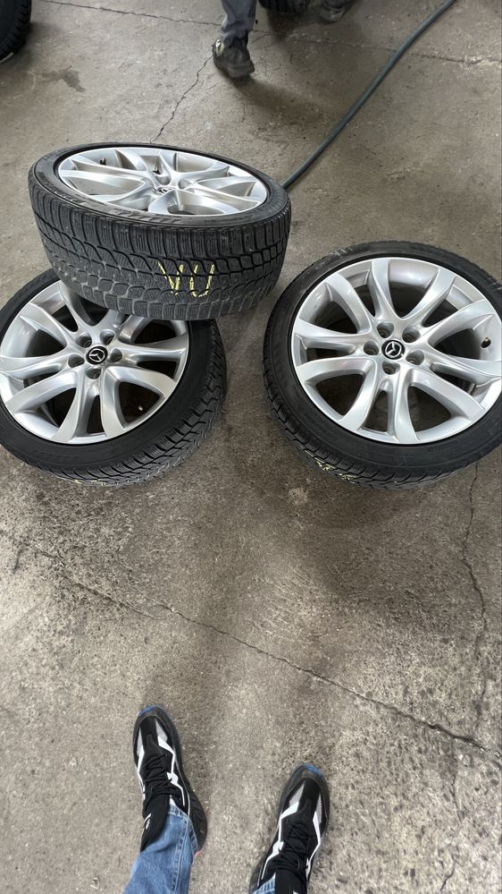 BRIDGESTONE 225/45/19 Зима 4бр  Dot 18