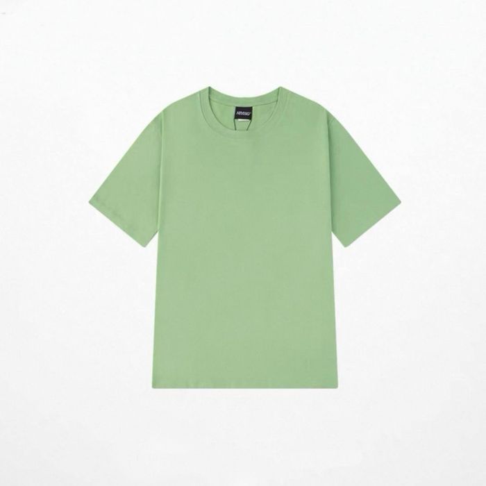 Однотонные футболки — базовые