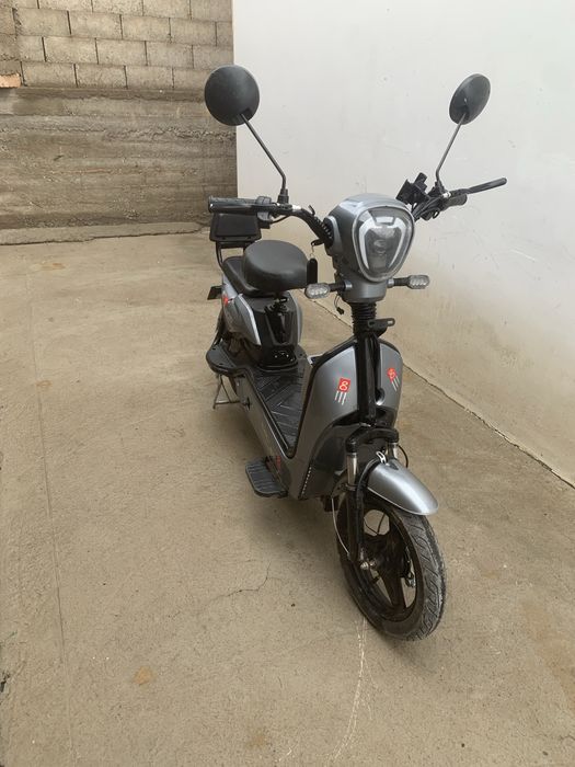 Продам электро скутер ск8 серый свет