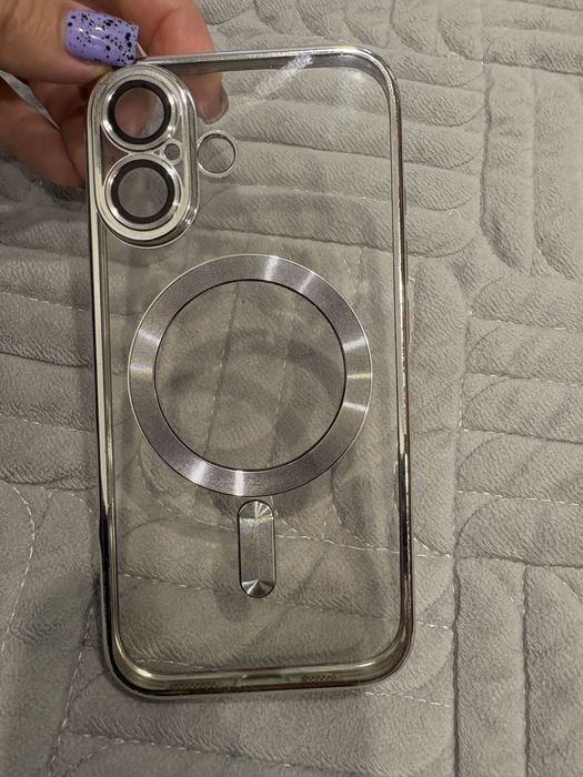 Продам чехол Айфон 16