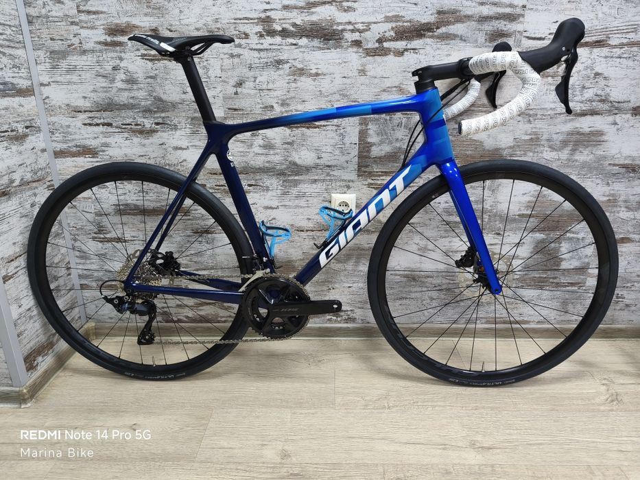 НОВ карбонов шосеен велосипед Giant TCR Pro Disc 105 2х12 Fulcrum | L