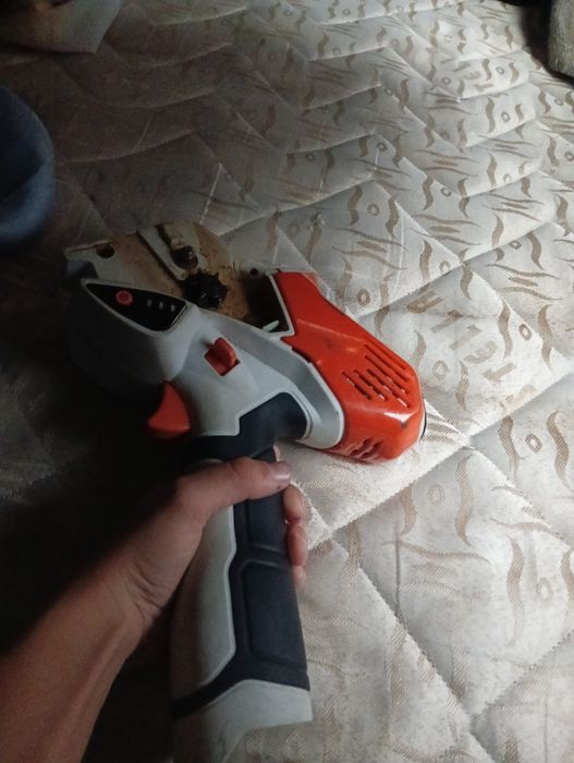 Електрическа машинка за дърва