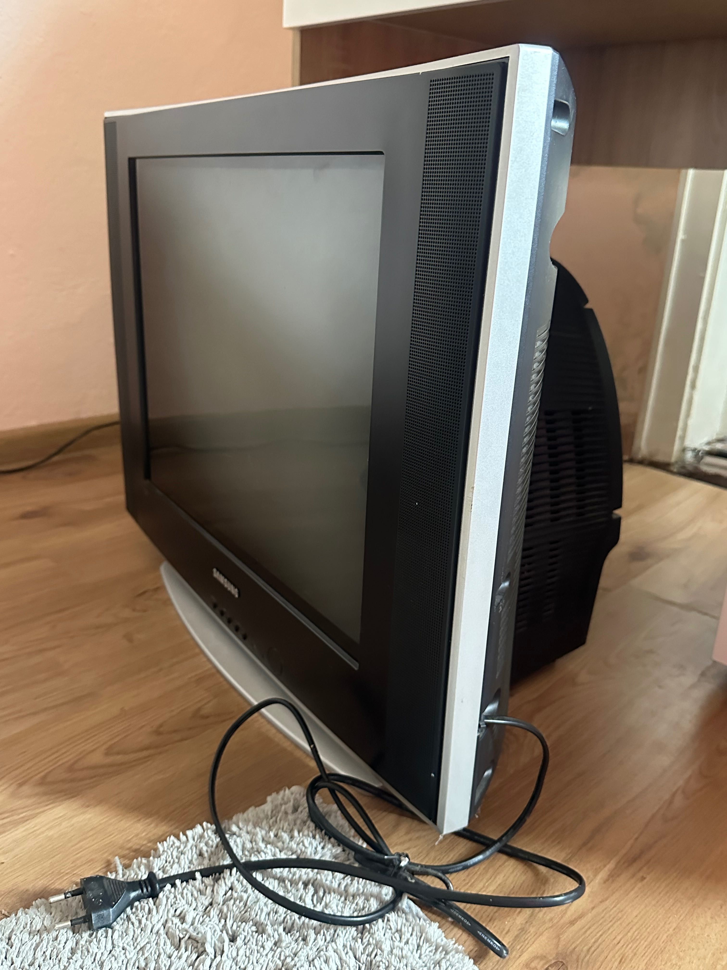 Телевизор Samsung 21’’ slim