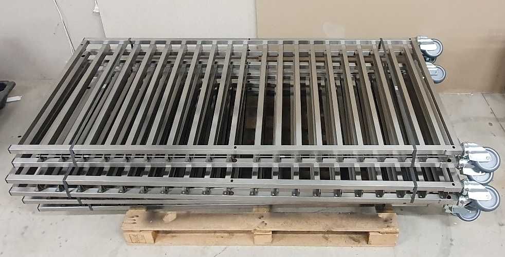 Carucior si 20 tavi perforate 58x78 cm patiserie