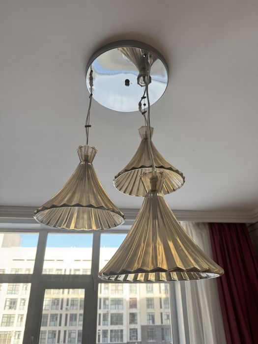 Люстра с 3 плафонами