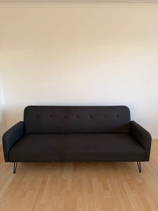 Canapea neagră extensibila