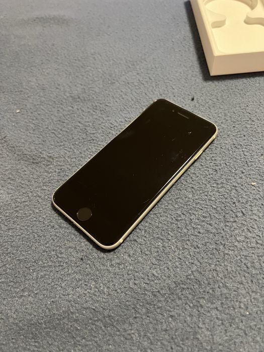 Iphone SE, 2022, бял, 128 гб
